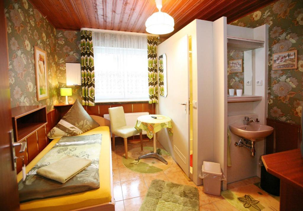 Hotel-Pension Klaer Speyer Room photo
