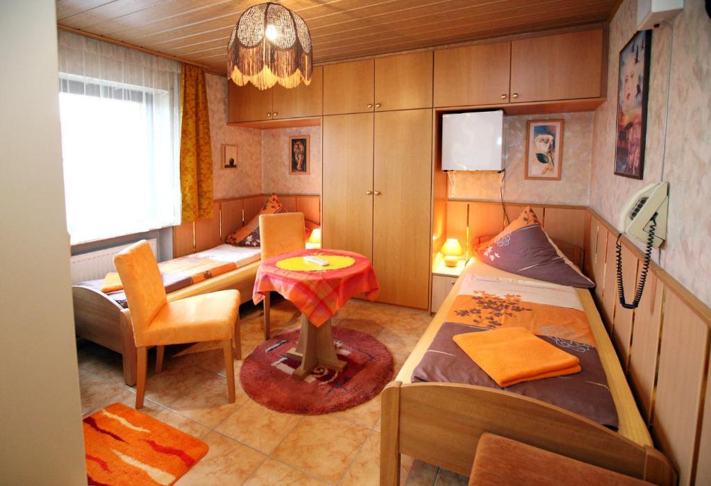 Hotel-Pension Klaer Speyer Room photo